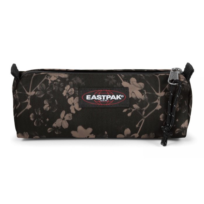 Eastpak Benchmark Penalhus – Elegant i Silky Sort