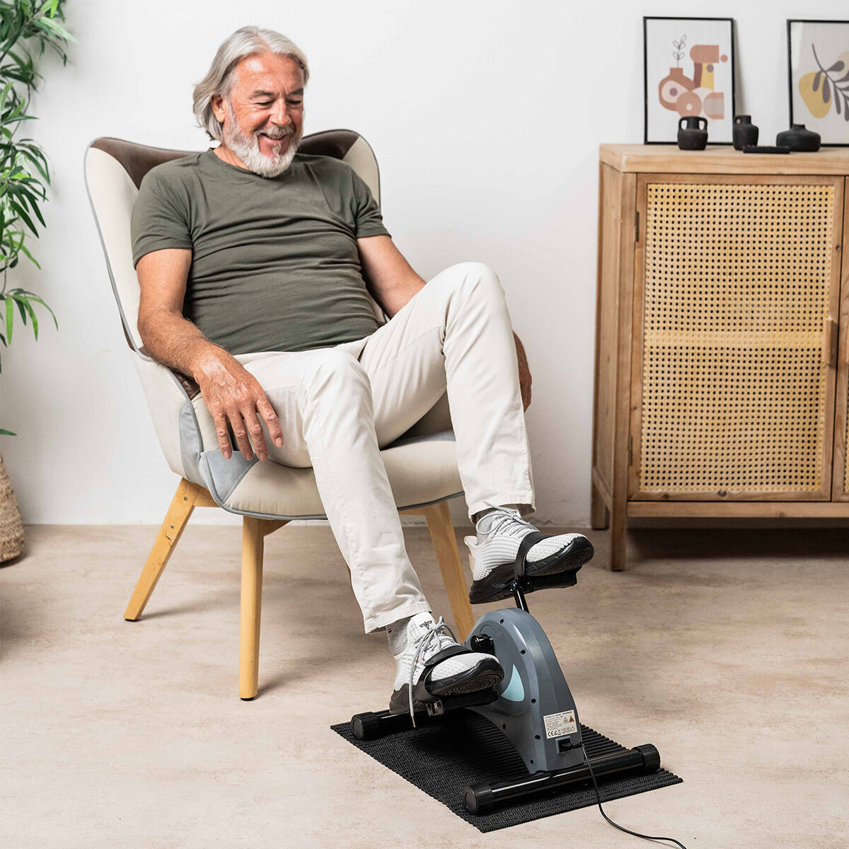 Elektrisk Assisteret Pedaler Til Arme Og Ben Med Måtte Og Fjernbetjening Velora   Innovagoods